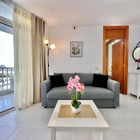 Torres De Yomely - Y10f * Плая-де-лас-Америкас